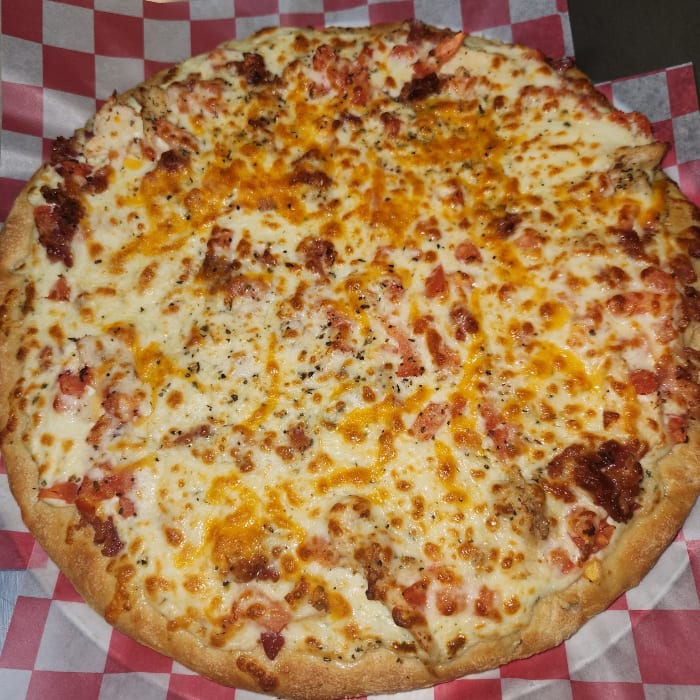 Chicken Ranch Pizza - Large (12 Slices).